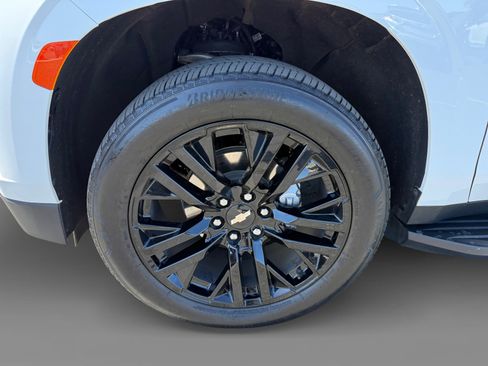 Used 2024 Chevrolet Suburban RST w/ Luxury Package image 9