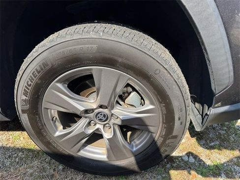 Used 2023 Toyota RAV4 XLE image 2