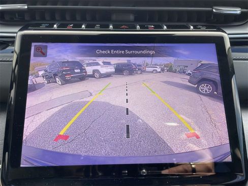 Used 2022 Jeep Grand Cherokee Limited 4xe image 29