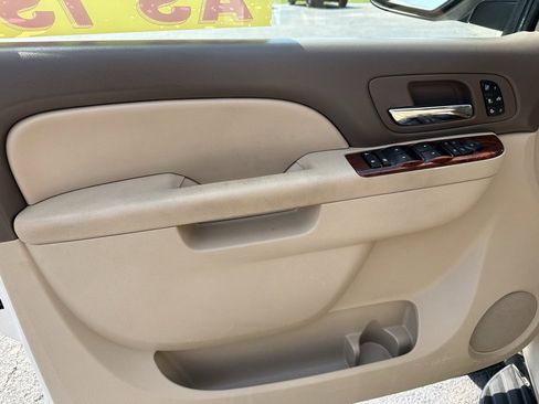 Used 2011 Chevrolet Suburban LTZ image 11