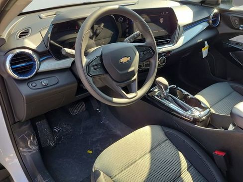 New 2026 Chevrolet Trax LT image 14