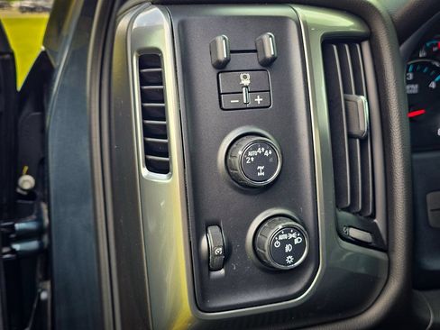 Used 2018 Chevrolet Silverado 1500 LT w/ All Star Edition AWD/4WD image 12