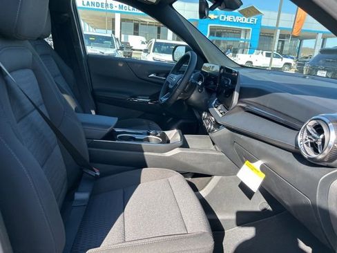 New 2026 Chevrolet Equinox LT w/ Safety and Technology Package FWD image 31