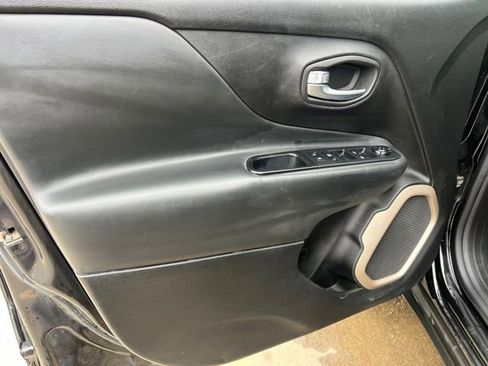 Used 2016 Jeep Renegade Limited w/ Trailer Tow Group image 10