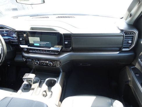 Used 2024 Chevrolet Silverado 1500 RST AWD/4WD image 41