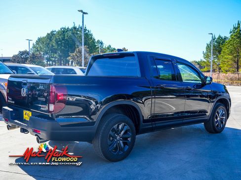 Used 2023 Honda Ridgeline Sport image 10