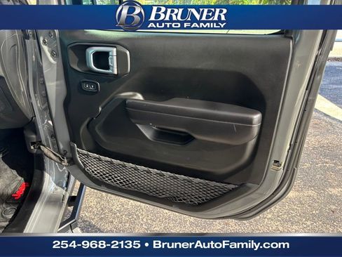 Used 2021 Jeep Wrangler Sport image 13