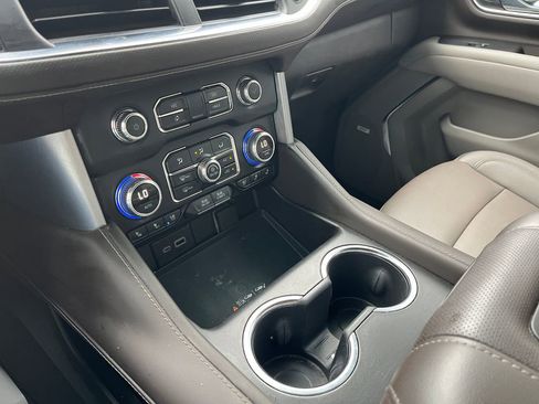 Used 2023 GMC Yukon SLT w/ SLT Luxury Package RWD image 20