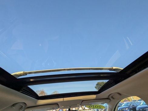 Used 2016 Nissan Rogue SL w/ SL Premium Package image 19