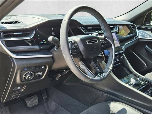 Used 2022 Jeep Grand Cherokee Trailhawk AWD/4WD image 9