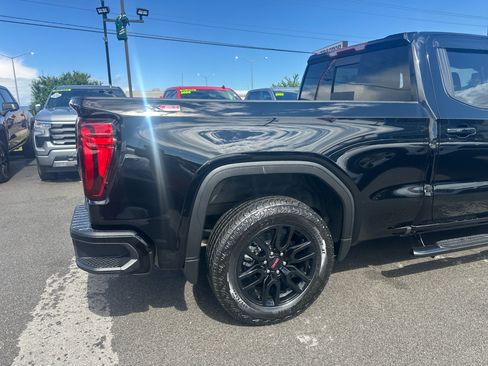 Used 2025 GMC Sierra 1500 Elevation AWD/4WD image 9