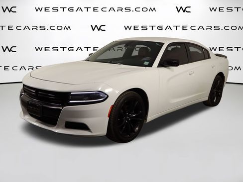 Used 2018 Dodge Charger SXT w/ Blacktop Package image 1