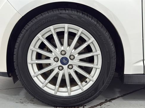 Used 2015 Ford C-MAX SEL w/ Equipment Group 302A image 24