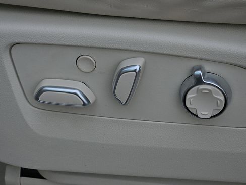 Certified 2024 Cadillac Escalade Sport Platinum image 29