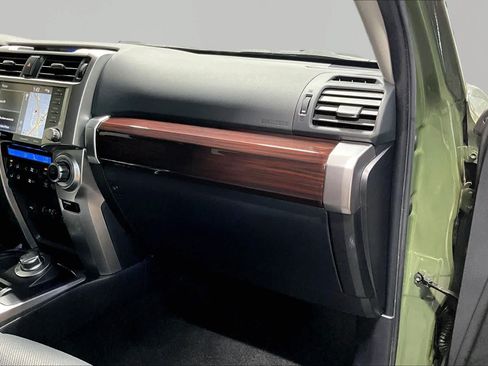 Certified 2022 Toyota 4Runner Limited AWD/4WD image 19