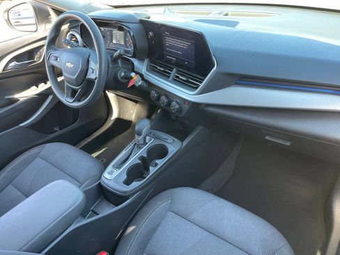 Used 2025 Chevrolet Trax LS FWD image 13