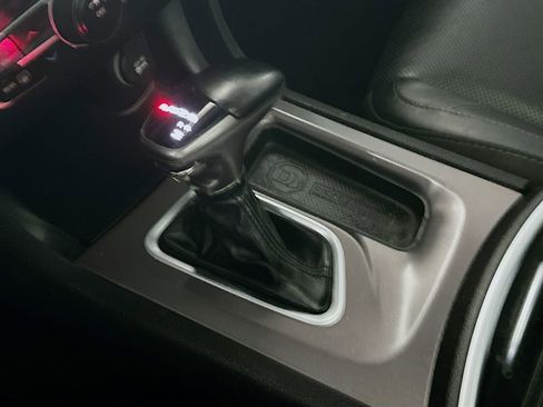 Used 2019 Dodge Charger SXT w/ Leather Interior Group image 16