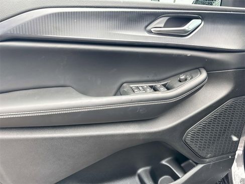 New 2025 Jeep Grand Cherokee Laredo w/ Luxury Tech Group I image 12