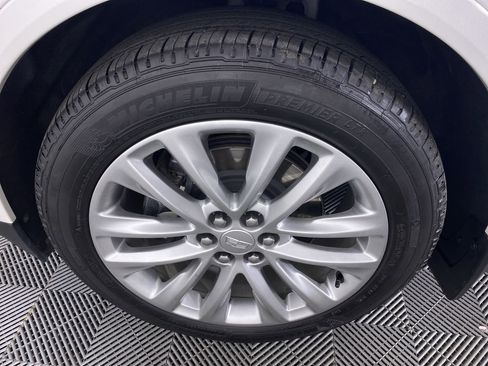 Certified 2018 Cadillac XT5 Platinum w/ Driver Assist Package image 17