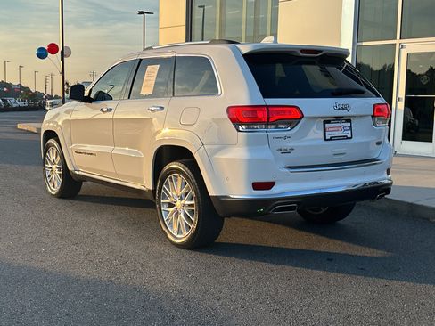 Used 2018 Jeep Grand Cherokee Summit AWD/4WD image 4