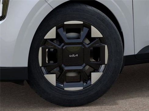 New 2026 Kia Carnival EX image 9