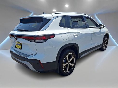 Used 2026 Volkswagen Tiguan SE w/ Panoramic Sunroof Package AWD/4WD image 4