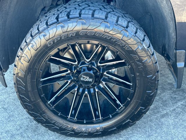 Used 2024 Chevrolet Silverado 1500 RST w/ Z71 Off-Road Package AWD/4WD image 5