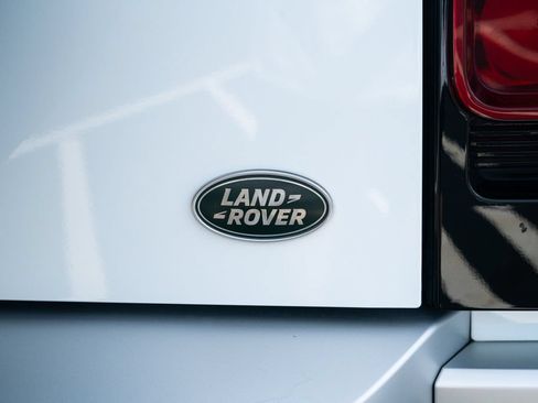 Used 2022 Land Rover Defender 90 S AWD/4WD image 15