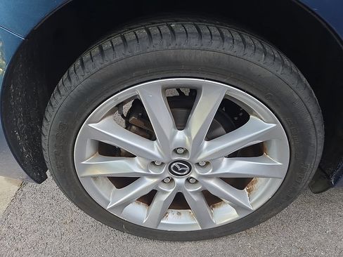 Used 2017 MAZDA MAZDA3 Touring w/ Popular Equipment Package FWD image 5