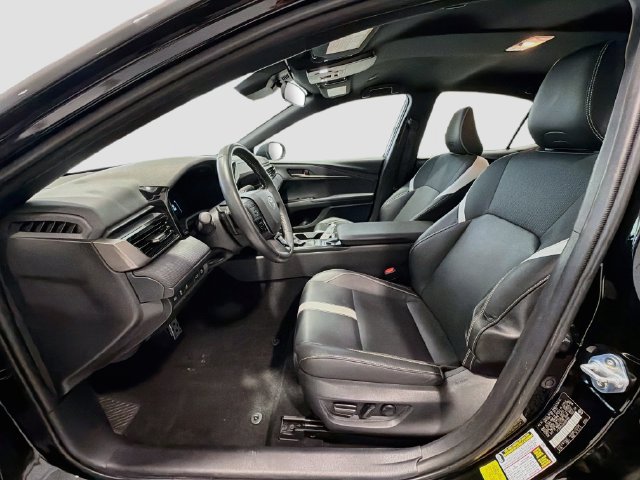 Used 2025 Toyota Camry SE FWD image 17