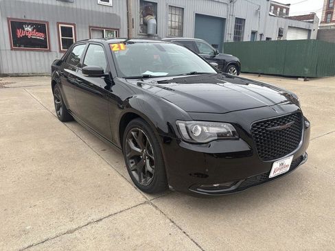 Used 2021 Chrysler 300 S RWD image 1