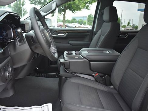Used 2023 Chevrolet Silverado 1500 LT AWD/4WD image 17