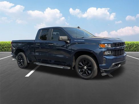 Used 2020 Chevrolet Silverado 1500 Custom w/ Custom Value Package RWD image 2