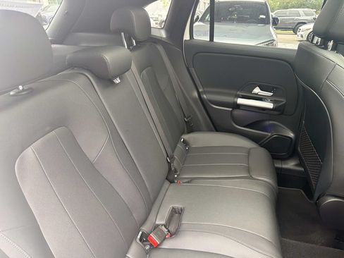 Used 2025 Mercedes-Benz GLA 250 image 9