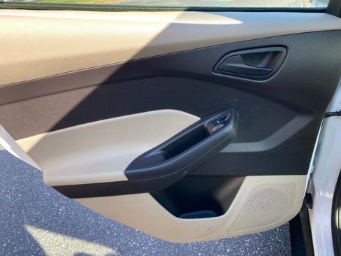 Used 2012 Ford Focus SE image 21