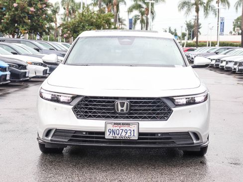 Used 2024 Honda Accord Touring image 2
