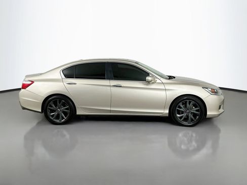 Used 2015 Honda Accord EX-L image 9