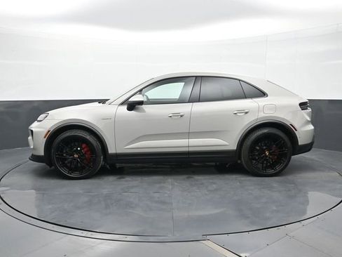 New 2026 Porsche Macan 4S Electric AWD/4WD image 2
