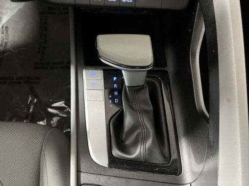 Used 2023 Hyundai Elantra SE FWD image 21