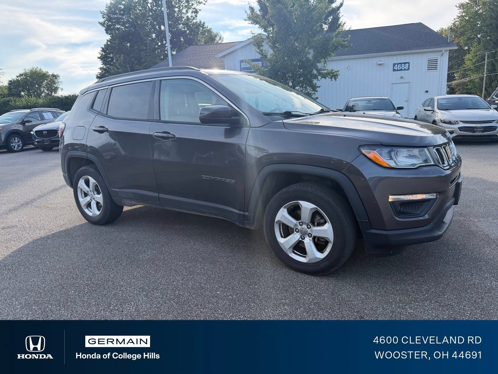 Used 2018 Jeep Compass Latitude w/ Popular Equipment Group AWD/4WD image 3