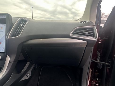 Used 2024 Ford Edge SEL image 39