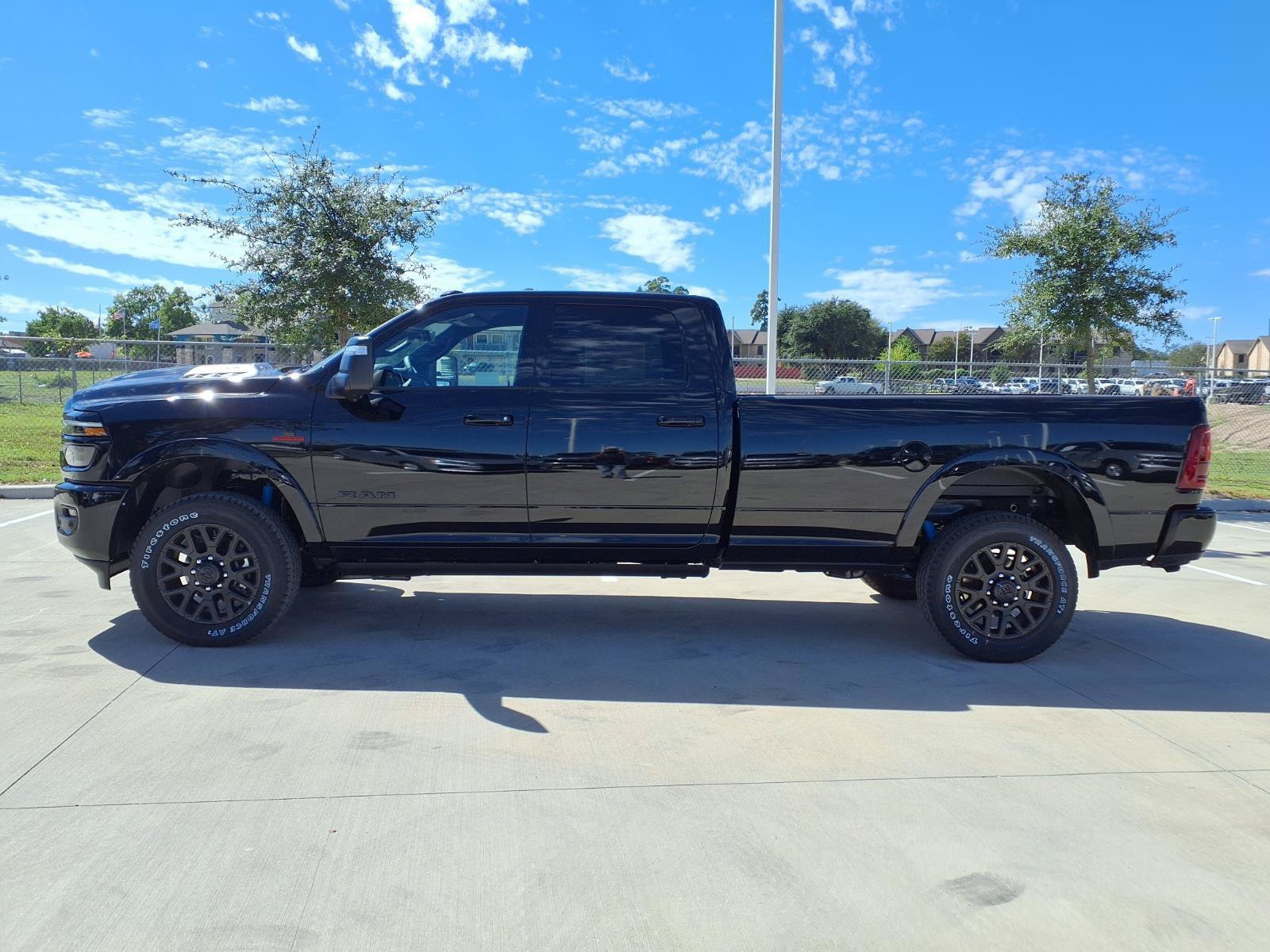 New 2027 RAM 2500 Limited AWD/4WD image 7