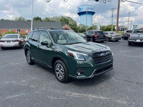 Used 2024 Subaru Forester Premium AWD/4WD image 4