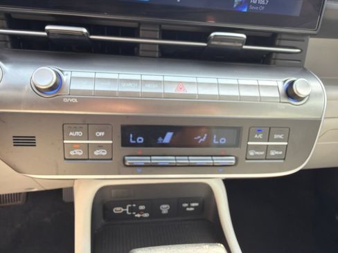 Used 2024 Hyundai Kona SEL AWD/4WD image 22