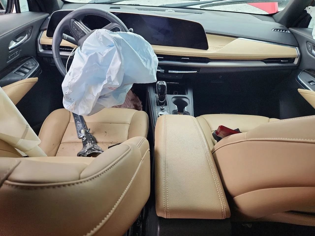 Used 2025 Cadillac XT4 Premium Luxury w/ LPO, Floor Liner Package FWD image 8