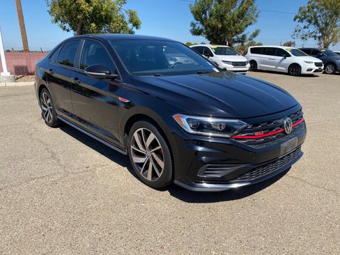 Used 2019 Volkswagen Jetta GLI FWD image 4