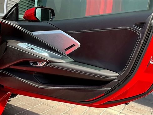 Used 2021 Chevrolet Corvette Stingray Premium Conv w/ Z51 Performance Package image 24