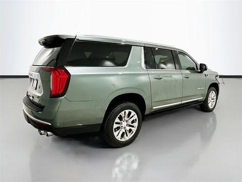 Used 2023 GMC Yukon XL Denali image 7