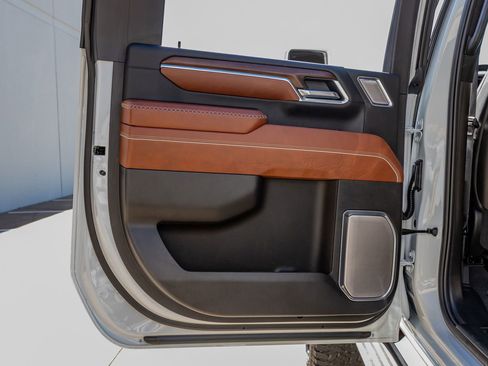 Used 2025 GMC Sierra 2500 Denali Ultimate image 38