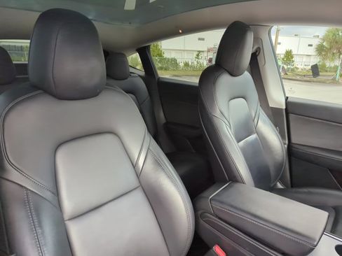 Used 2021 Tesla Model Y Long Range image 26